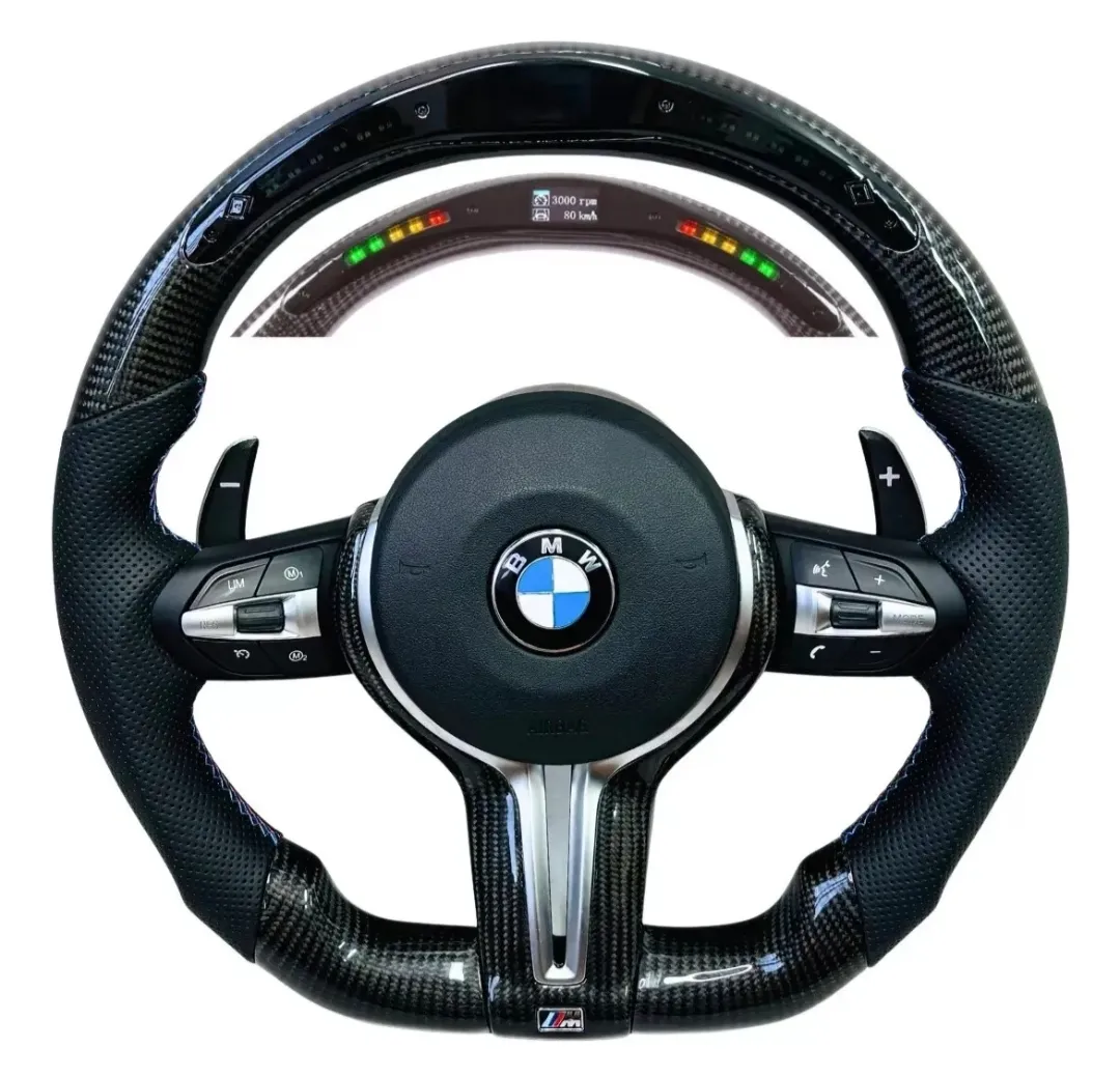 Volante BMW em fibra de carbono com comandos multifuncionais