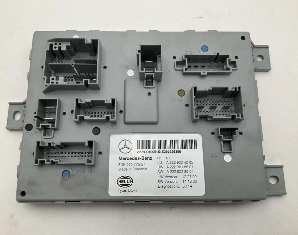 Módulo de injeção Mercedes-Benz com conectores superiores