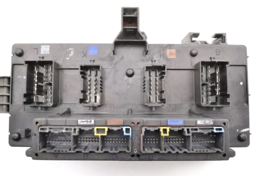 TIPM Dodge - caixa com fusíveis, relés e controle lógico da distribuição elétrica