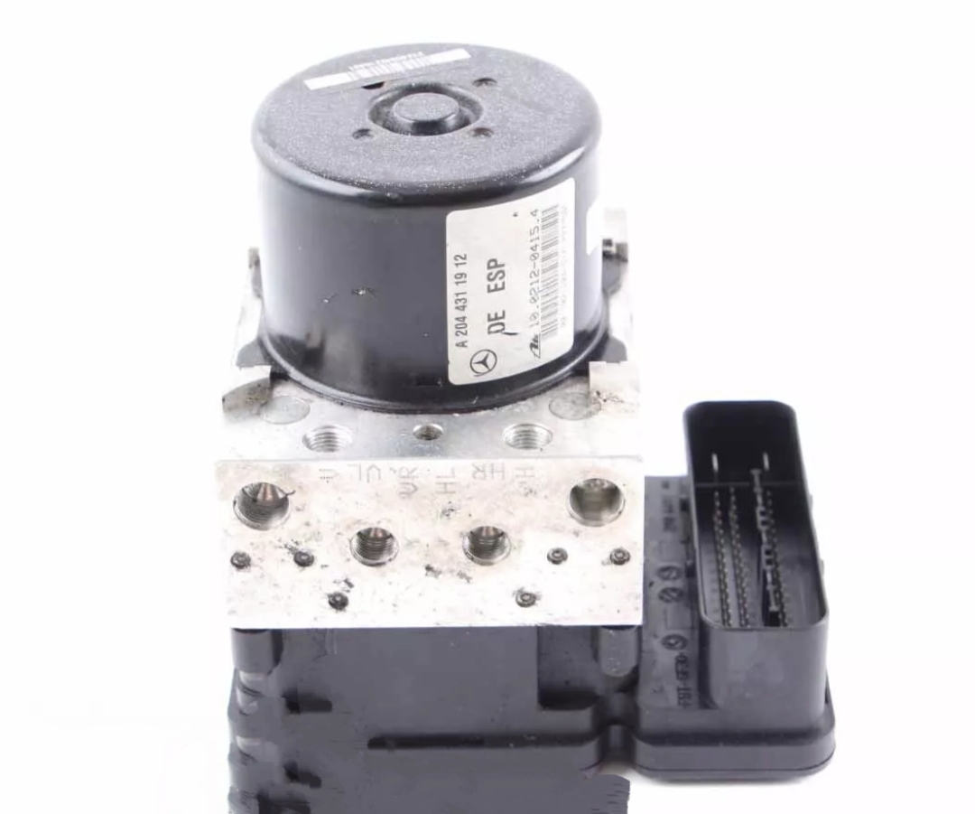 Bloco ABS Mercedes-Benz com unidade hidráulica e conector