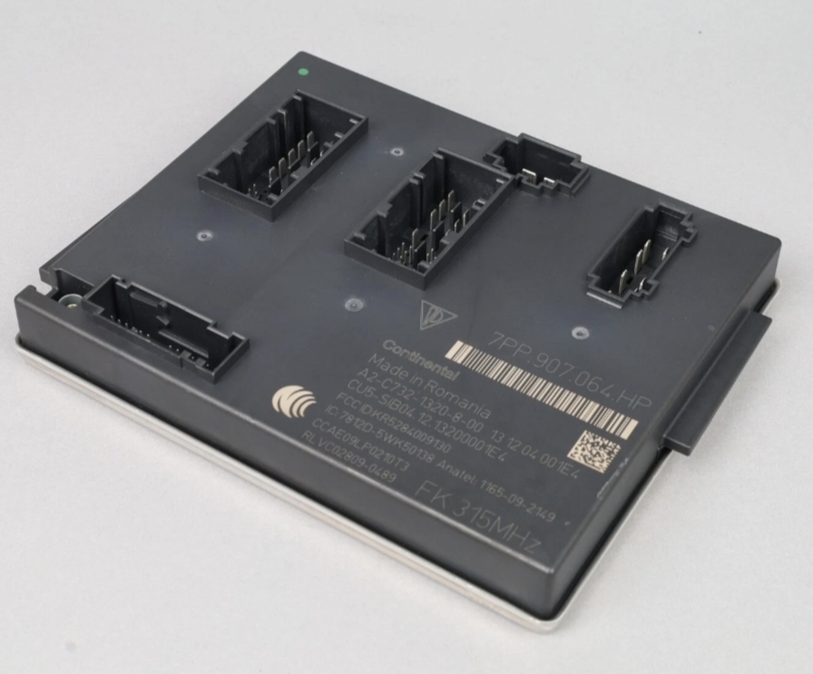 Body Control Module Porsche em vista inclinada