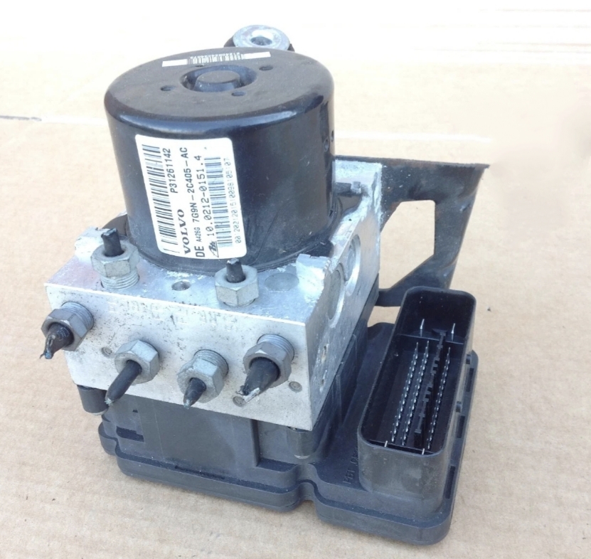 Unidade ABS Volvo com conector