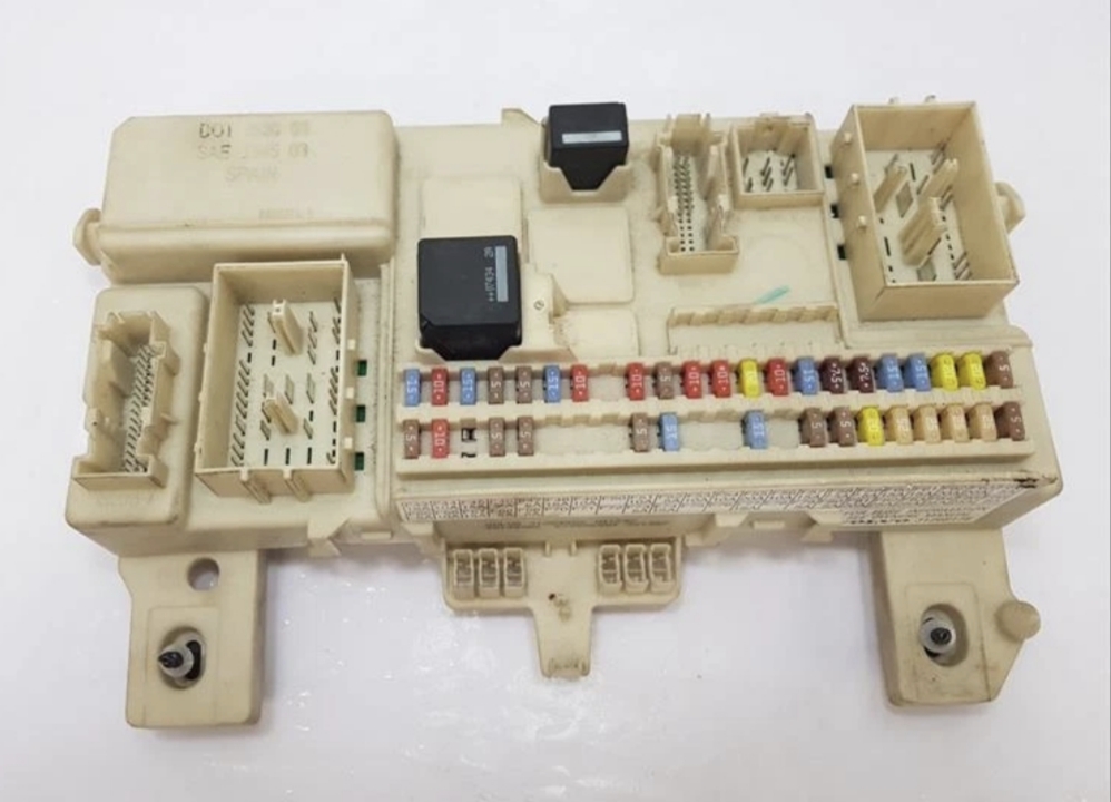 Módulo de conforto BCM Volvo com fusíveis